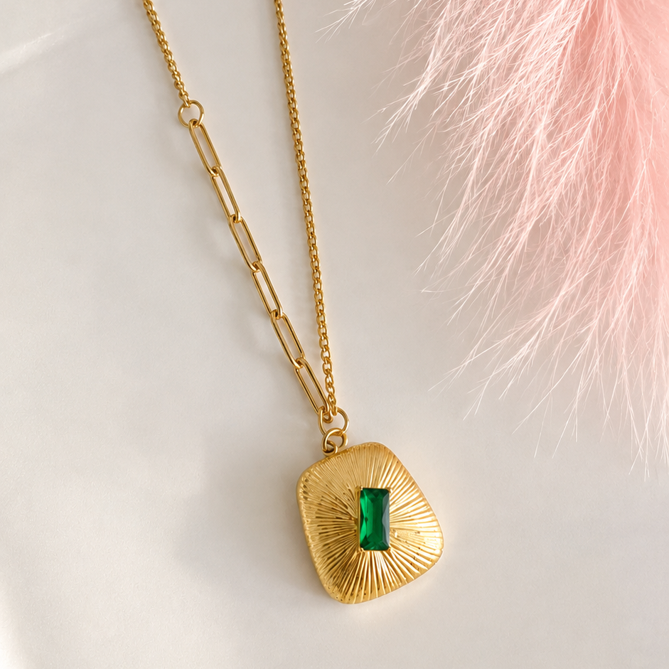 Emerald Green Gold Pendant Necklace