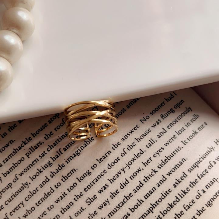 Gold Twisted Wave Ring