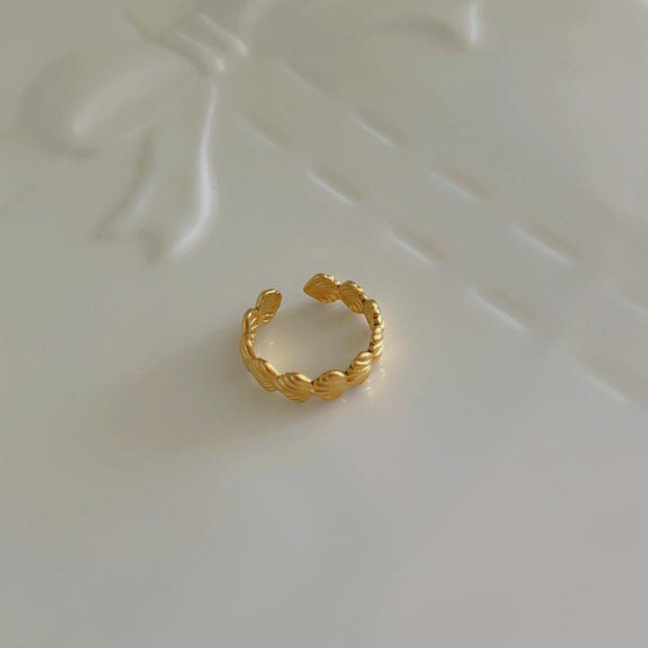 Seashell Twist Ring